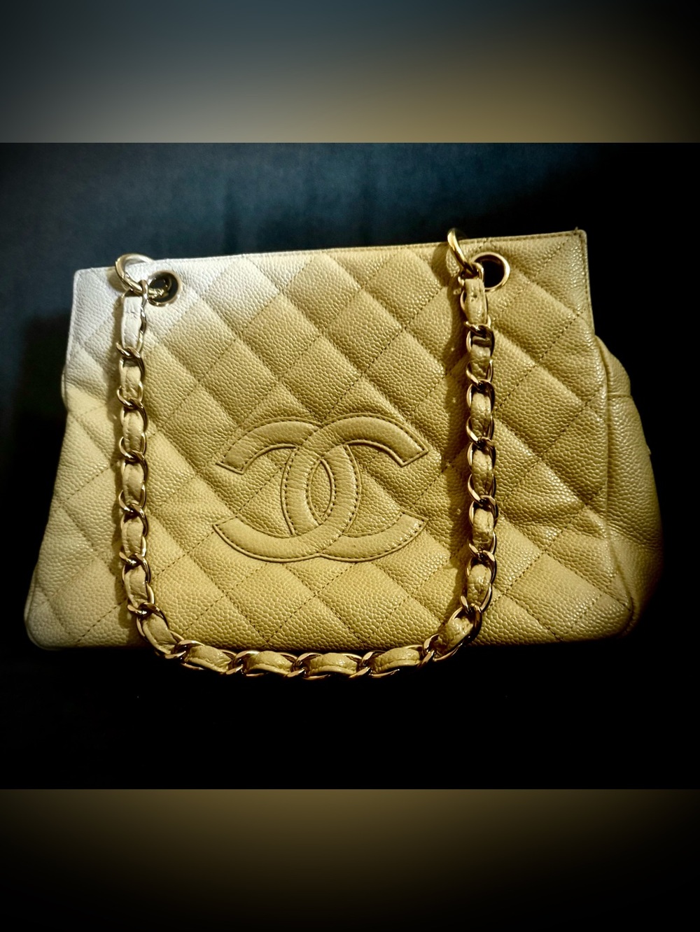 CHANEL Quilted Shoulder Bag in Beige Caviar Leather with Gold Chain